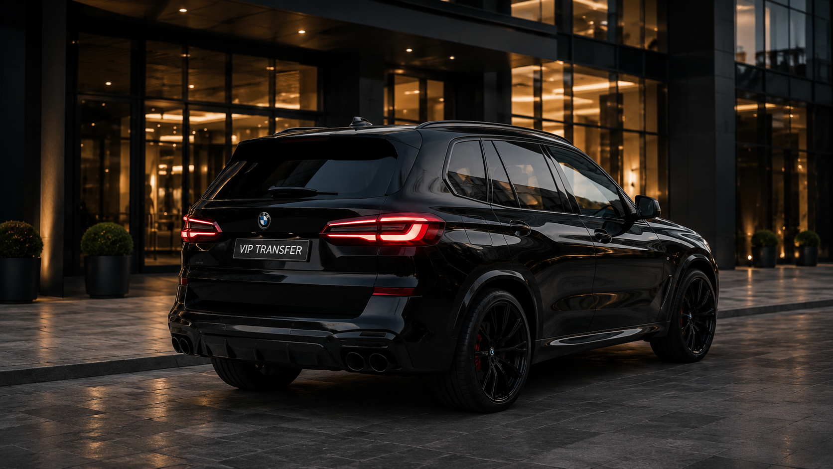 BMW X5 przed hotelem